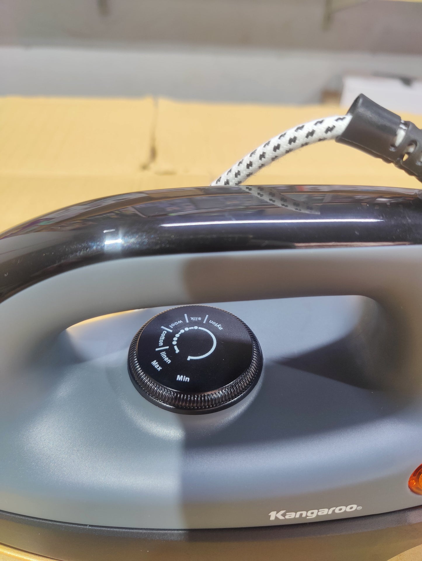 kangaroo Heavy Dry Iron