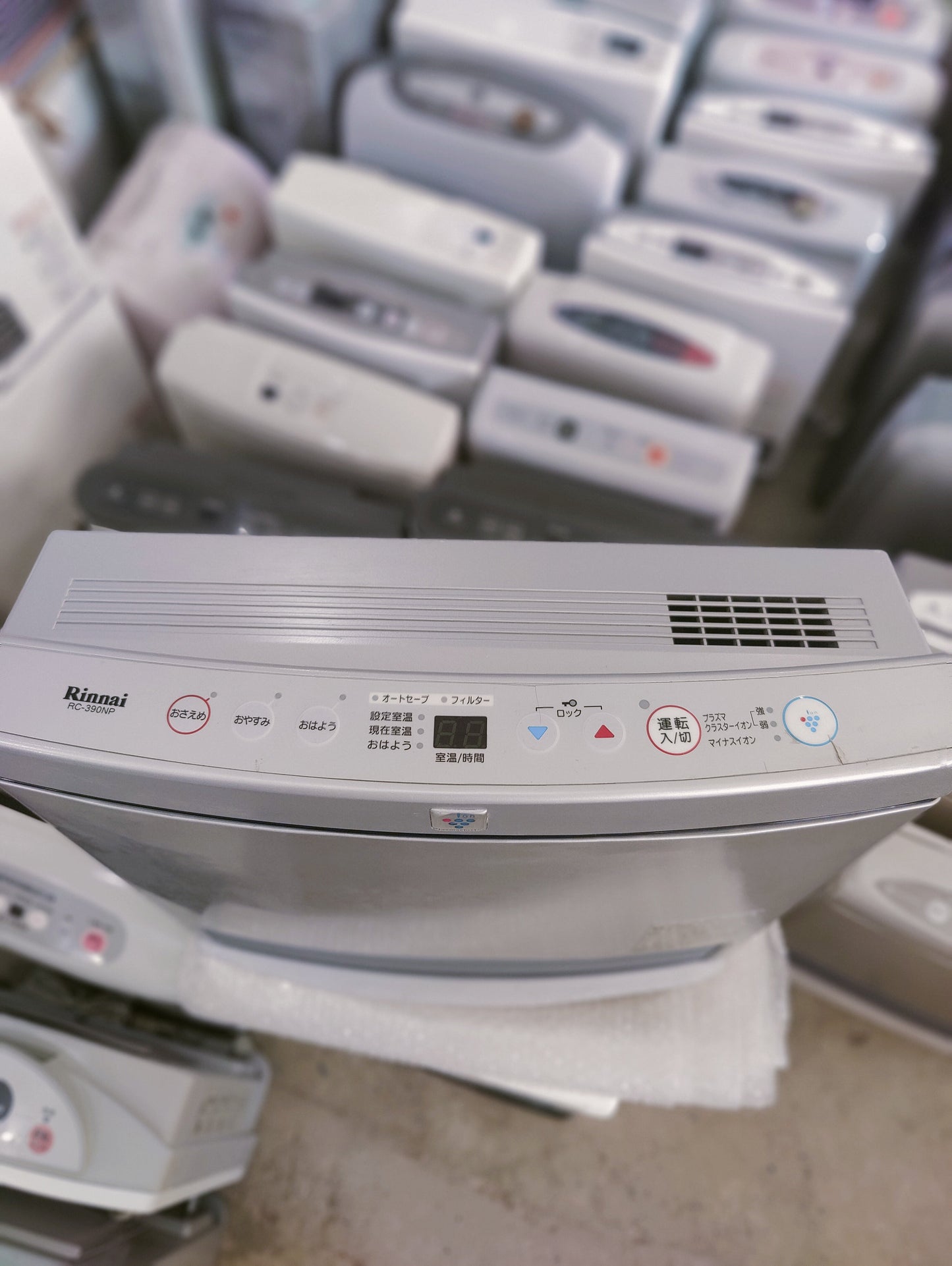 Rinnai 3.5KW Japanese Gas Blower Heaters ( 11900 BTU )(Air Purifier )