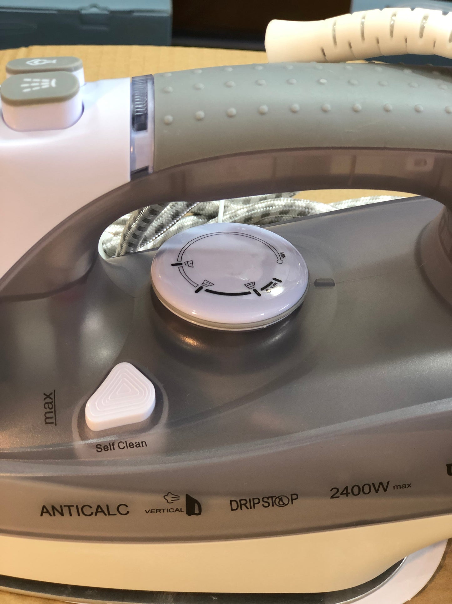 Uakeen Steam Iron ZL-817