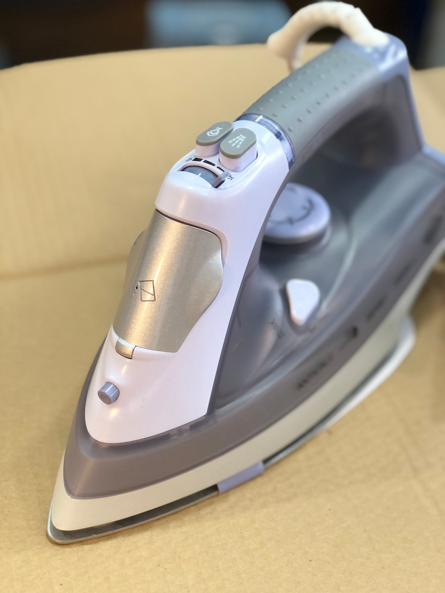 Uakeen Steam Iron ZL-817