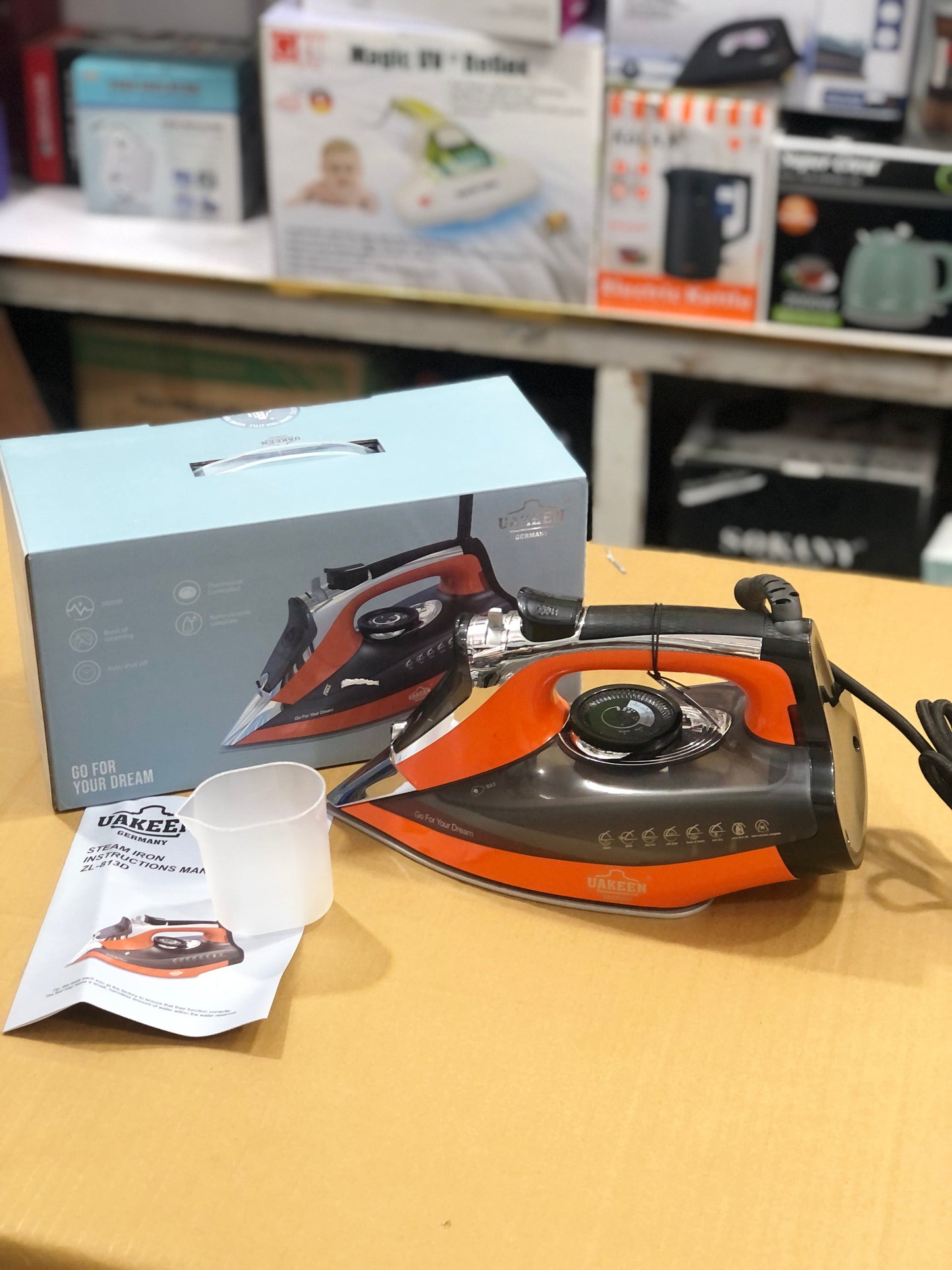 Uakeen Steam Iron ZL-812B