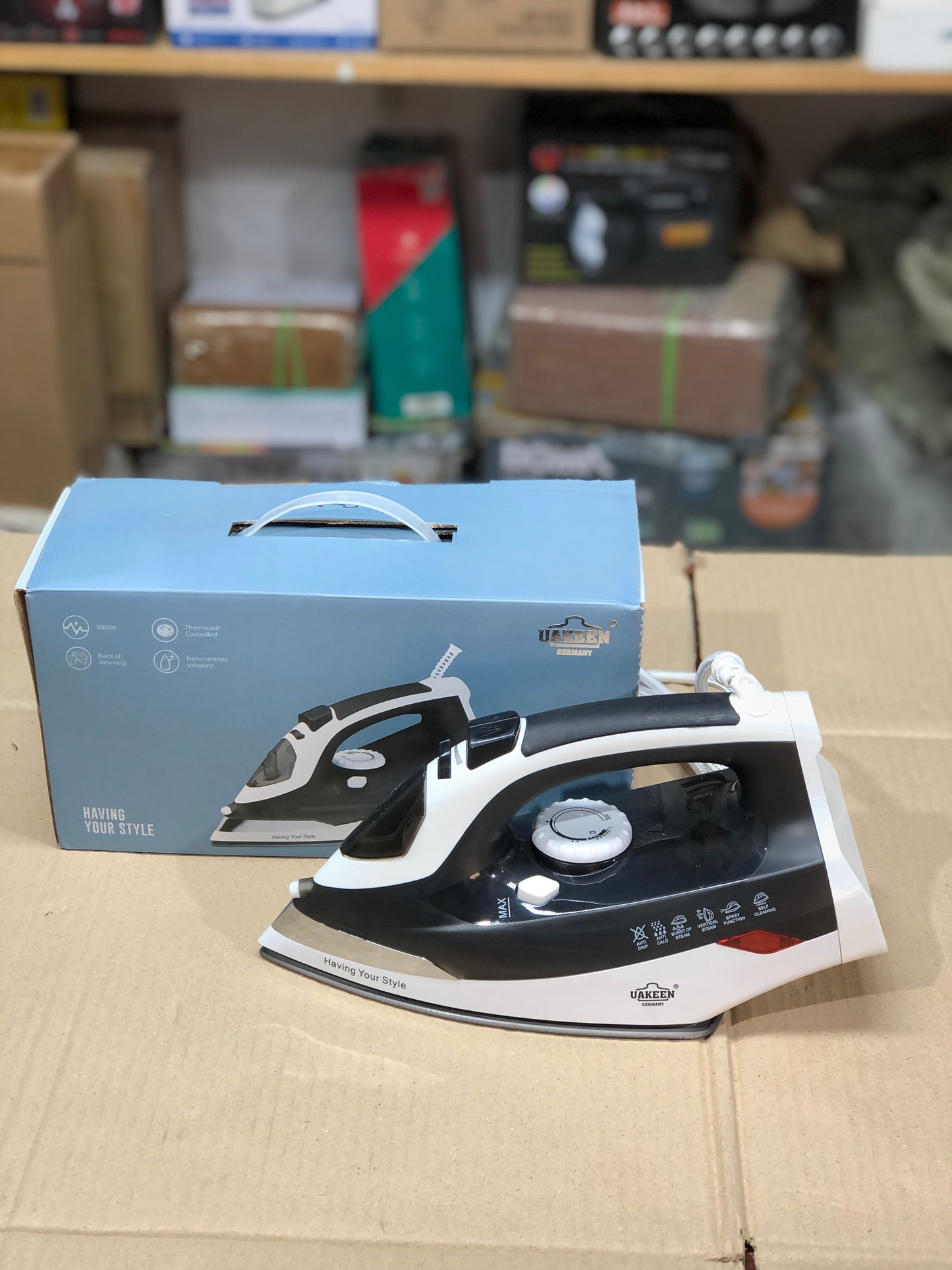 UAKEEN Electric Steam Iron Zl-815
