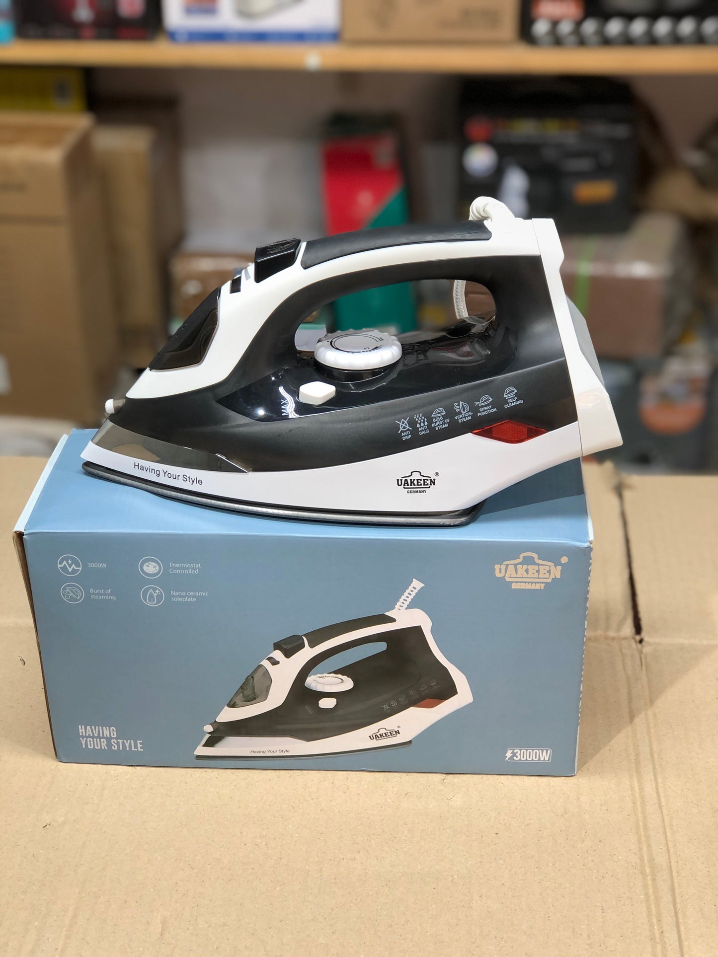 UAKEEN Electric Steam Iron Zl-815