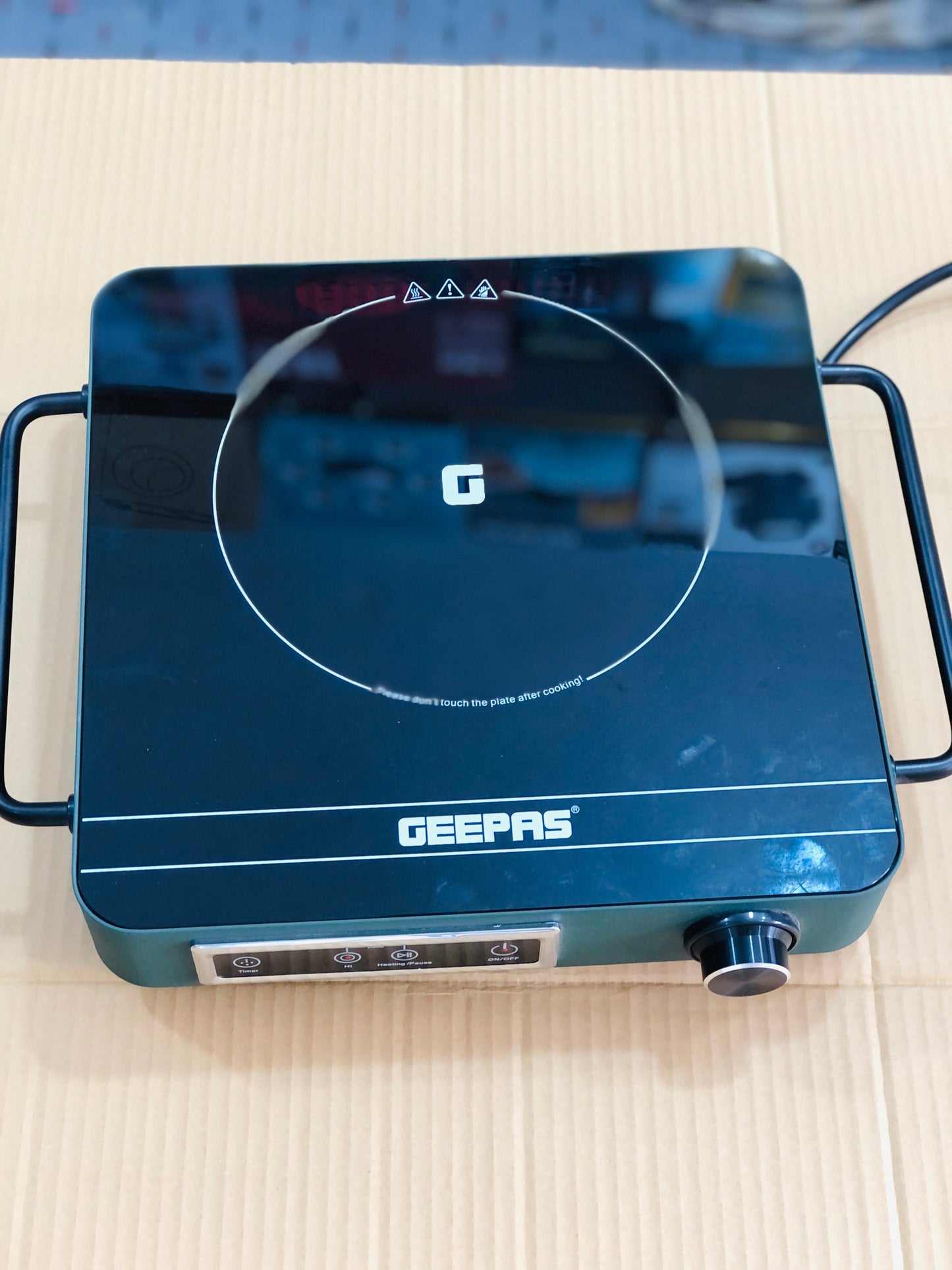Geepas Digital Infrared Universal Hot Plate 6925