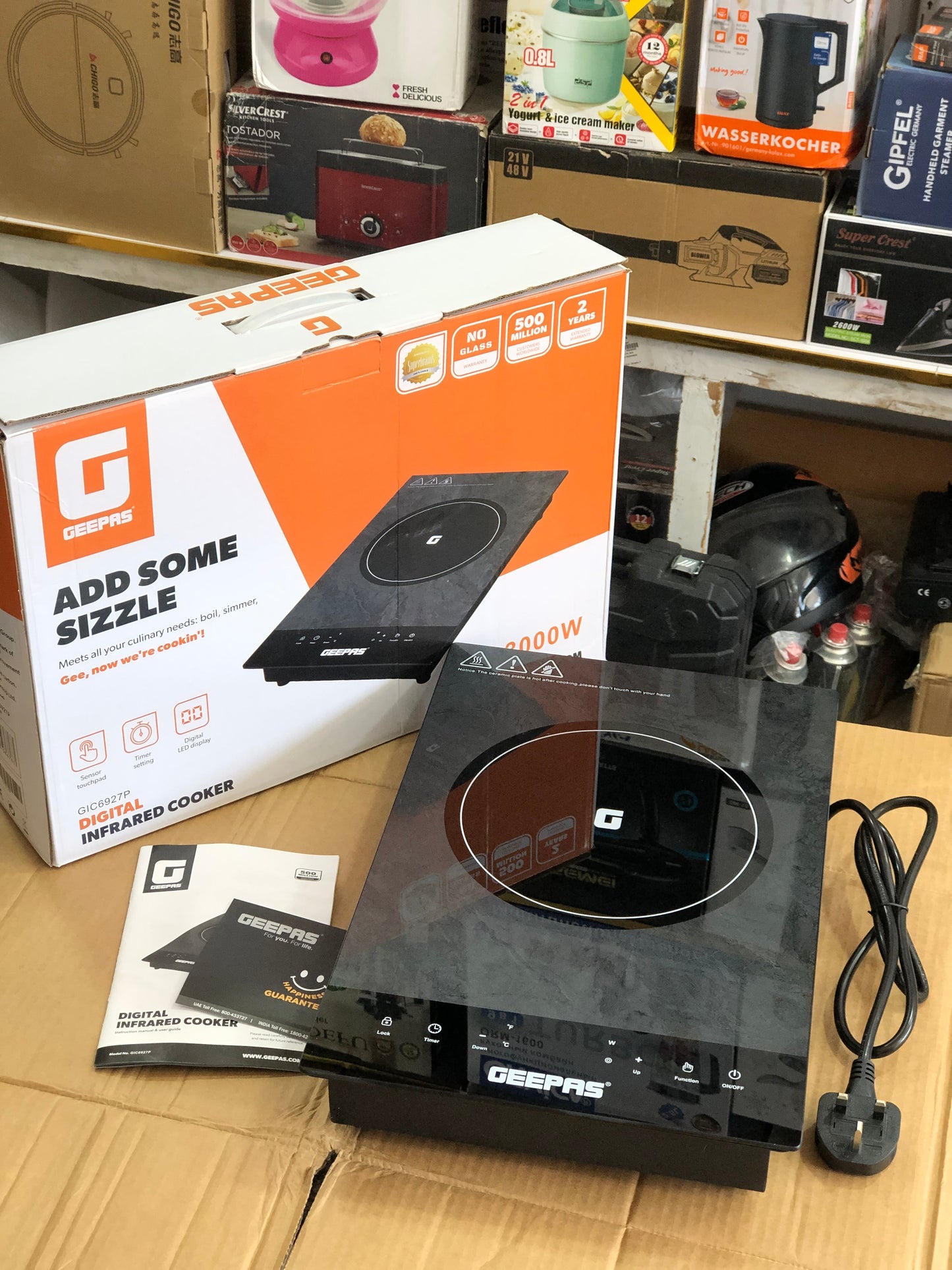 Geepas 2in 1 Infrared Cooker GIC6927P
