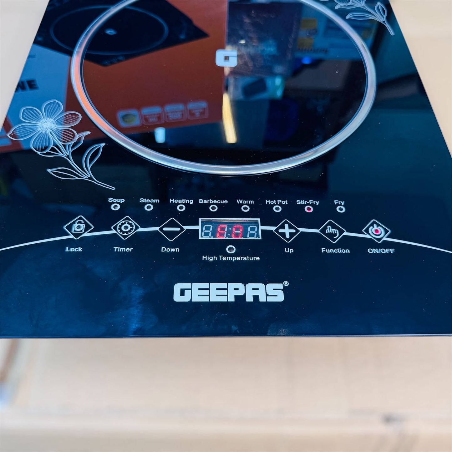 Geepas Digital Induction Cooker GIC 3301P